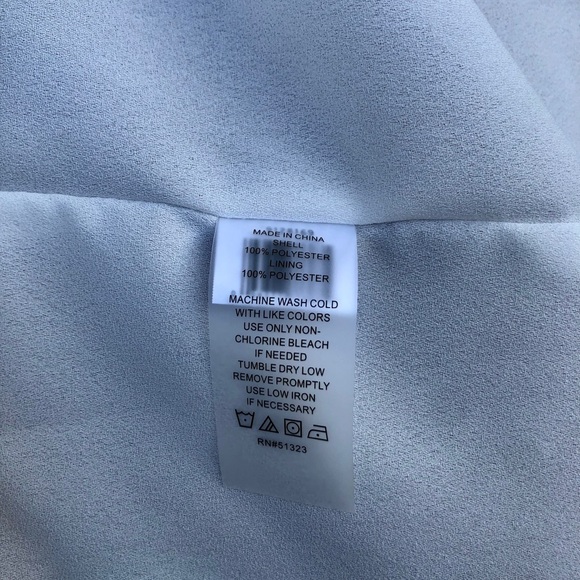 🌸Vince Camuto Off Shoulder Diffused Floral Blouse - Picture 13 of 14